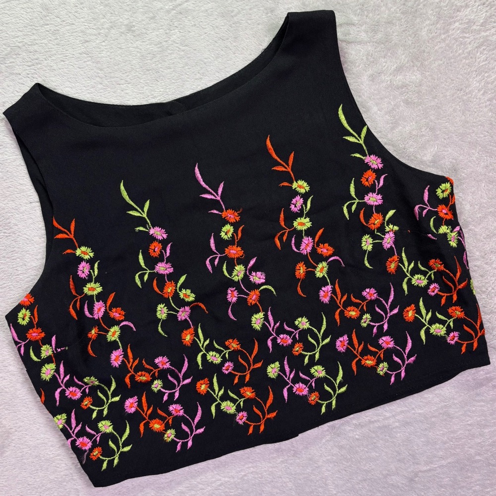 Vtg Breakin' Loose Women Crop Top Sz 11/12 Black Floral Embroidered Button Back